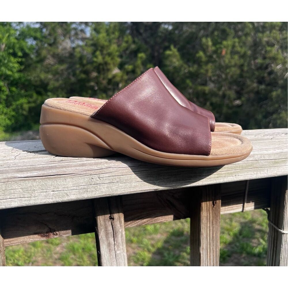 Bass Sandals